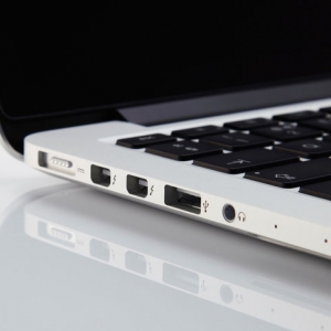 O飿MacBook ProʹUSB Type-C